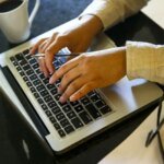 Pela primeira vez, EAD ultrapassa cursos presenciais no ensino superior brasileiro pela-primeira-vez-ead-ultrapassa-cursos-presenciais-ensino-superior-brasileiro-marcelo-camargo-agencia-brasil-tvt-news