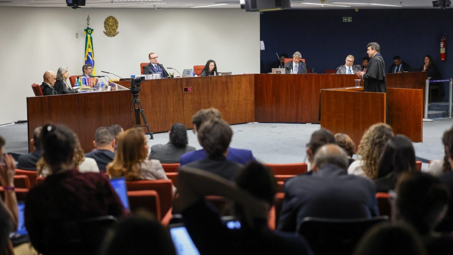 golpe-stf-retoma-julgamento-de-bolsonaro-quarta-(3)-ministros-da-primeira-turma-julgam-o-nucleo-1-da-trama-golpista-foto-gustavo-moreno-stf-tvt-news