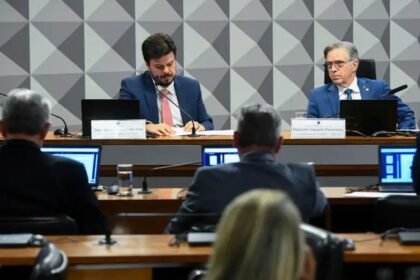 Tarifa social de energia elétrica é aprovada em comissão do Congresso 8 tarifa-social-energia-eletrica-aprovada-em-comissao-a-mp-ainda-precisa-ser-votada-nos-plenarios-da-camara-dos-deputados-e-do-senado-para-valer-de-forma-definitiva-foto-carlos-moura-agencia-senado-tvt-news