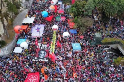 esquerda e direita nas ruas 10 esquerda e direita nas ruas.jpeg