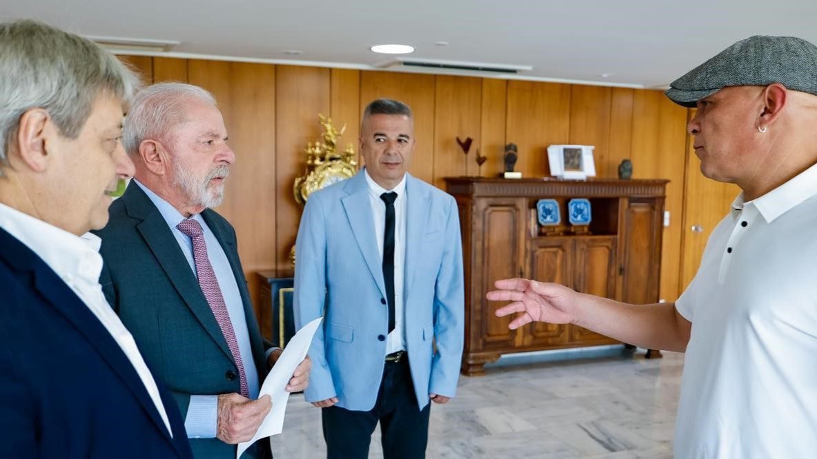 atual-presidente-do-sindicato-dos-metalurgicos-do-abc-se-encontra-com-lula-moises-selerges-atual-presidente-do-sindicato-dos-metalurgicos-do-abc-com-o-presidente-lula-e-os-representantes-da-uom-uniao-obreira-metalurgica-da-argentina-abel-furlan-e-osvaldo-lobato-foto-ricardo-stuckert-pr-tvt-news