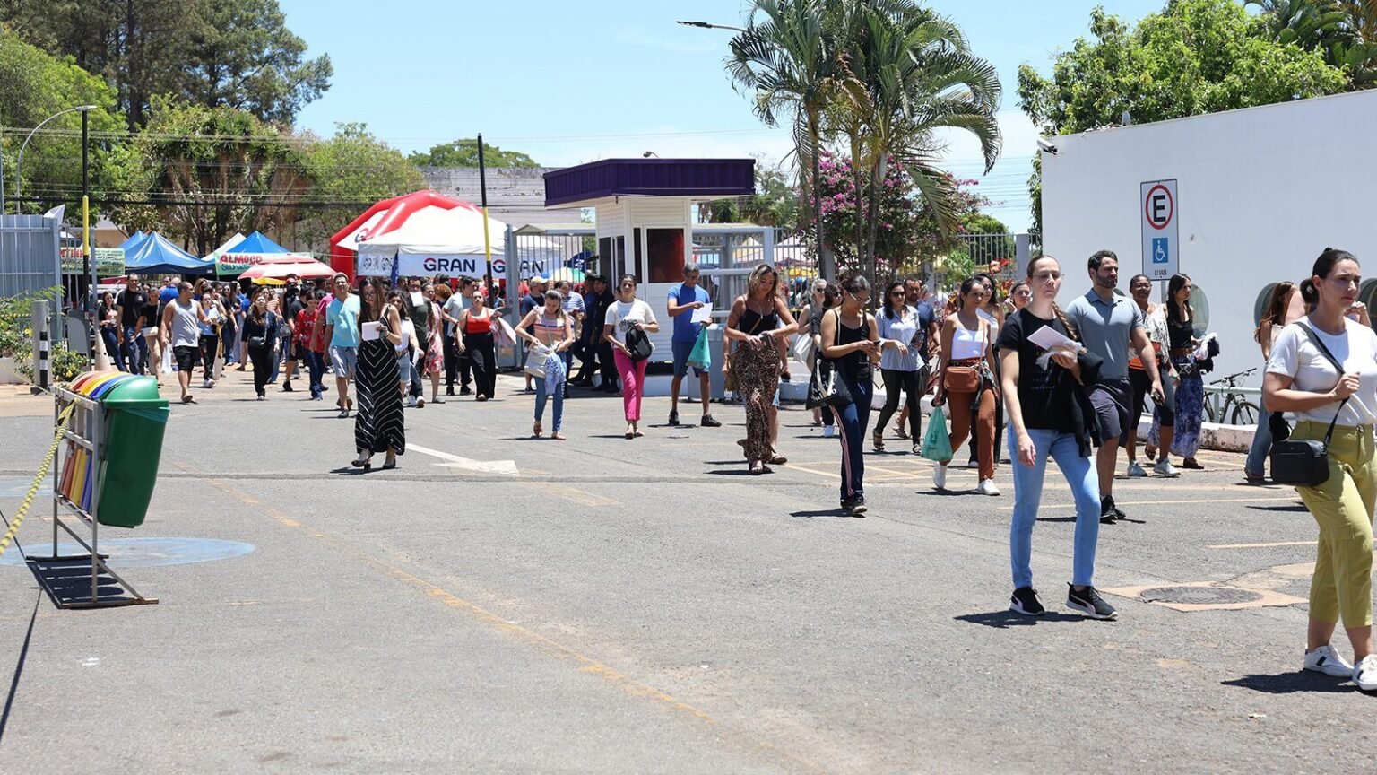 cnu-2025-divulga-gabaritos-oficiais-preliminares-das-provas-objetivas-candidatos-participam-da-primeira-fase-do-cnu-2025-foto-valter-campanato-agencia-brasil-tvt-news