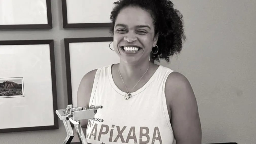 Cineasta brasileira segue detida nos EUA.jpg