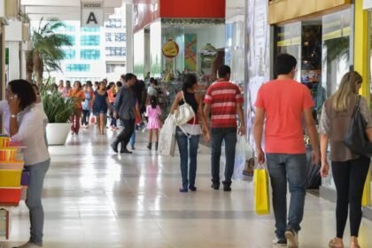 Emprego e ganhos crescem no comércio, mas problemas persistem 6 comercio-varejo-tera-alta-superior-a-9-em-2024-com-o-aumento-do-consumo-a-quantidade-de-lojas-teve-um-incremento-de-3-7-foto-valter-campanato-abr-tvt-news