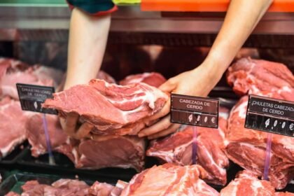 Frigorifico faz novo anuncio apos remover faixa antipetista e gerar.jpg