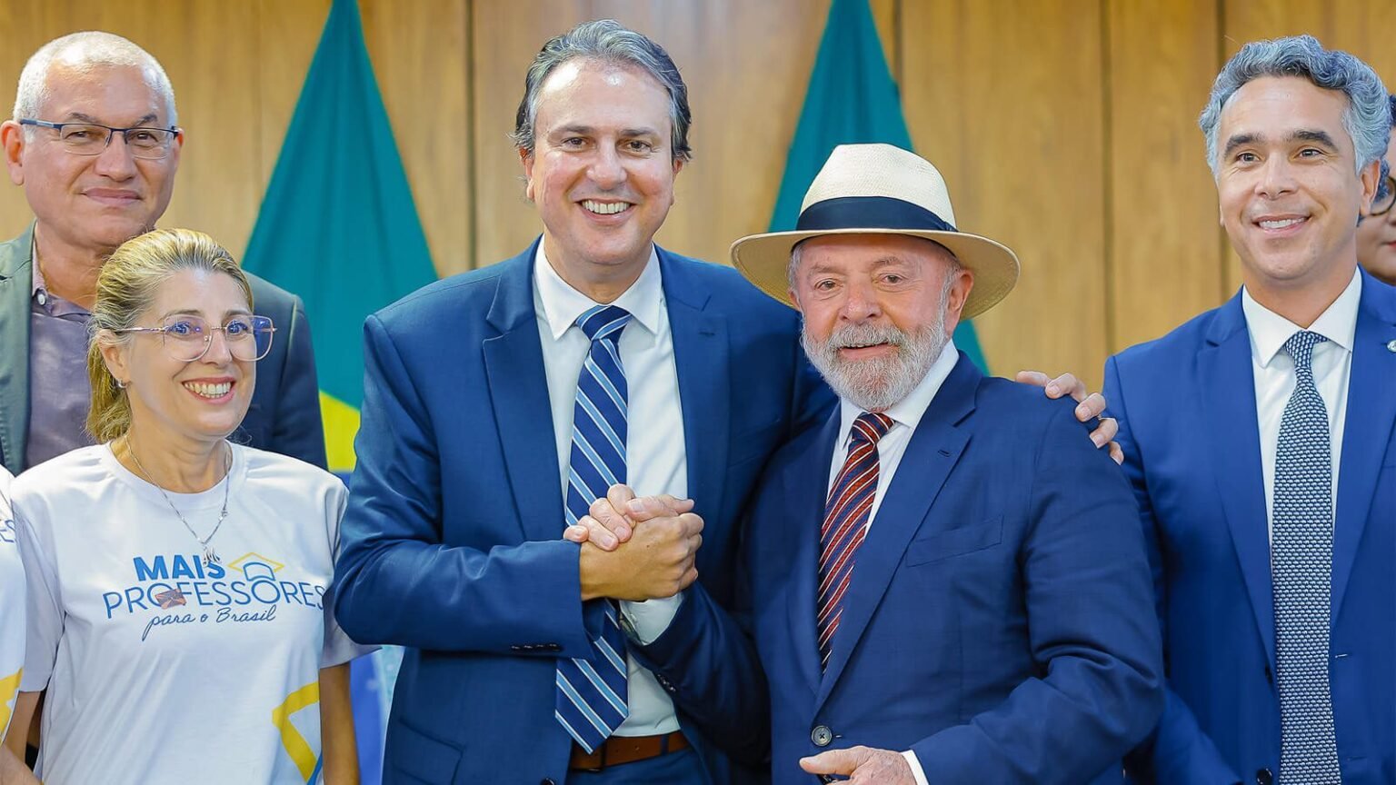 educacao-governo-lula-lanca-programa-mais-professores-ministro-camilo-santana-e-o-presidente-lula-ricardo-stuckert-pr-tvt-news