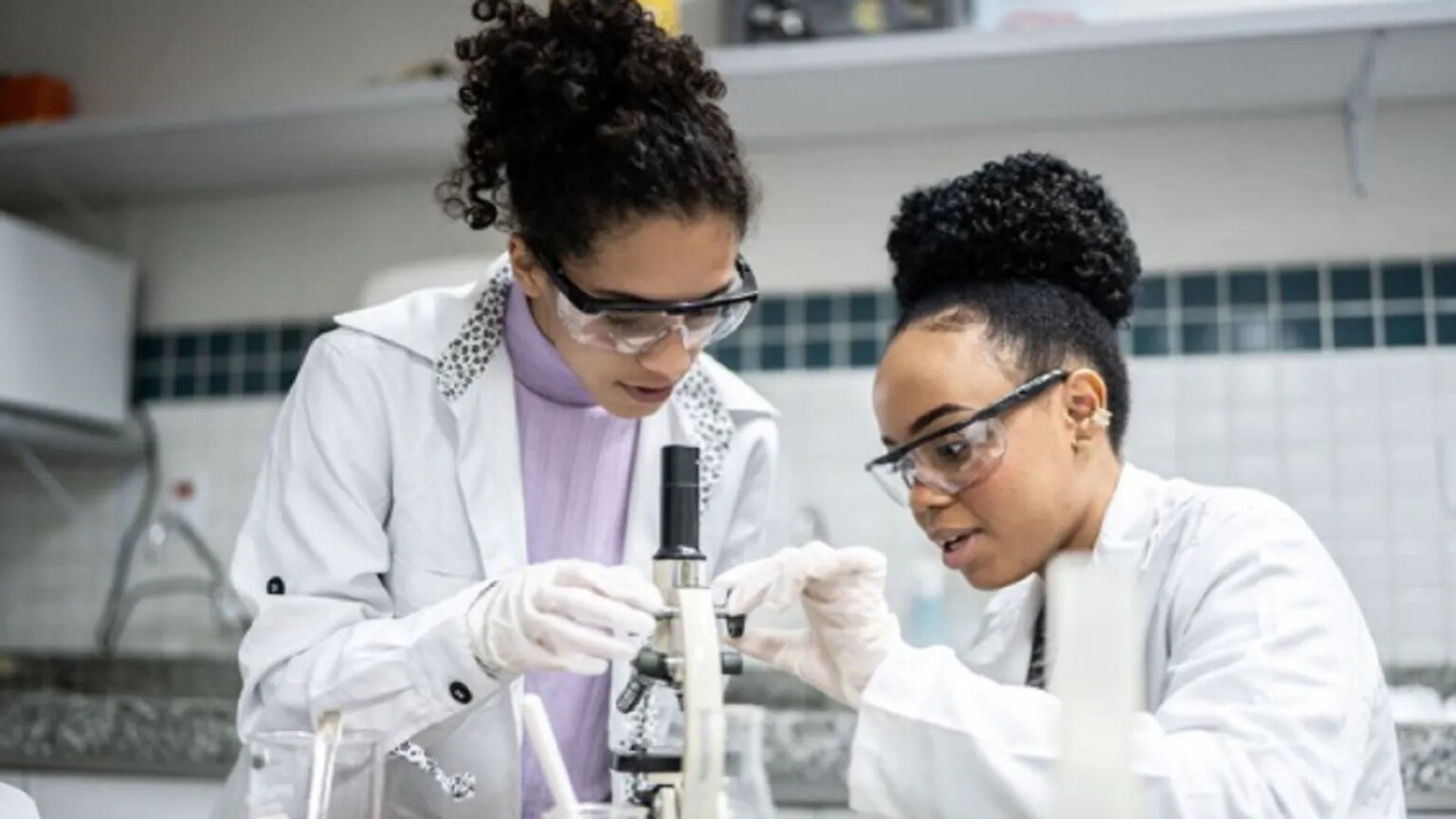 bolsas-governo-anuncia-600-mi-foto-getty-tvt-news