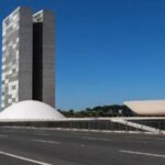 Hugo Motta confirma para hoje votacao de isencao do Imposto.jpg