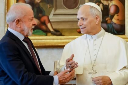 Lula e Papa Leão XIV se encontram no Vaticano 6 lula-e-papa-leao-xiv-se-encontram-no-vaticano-lula-e-papa-leao-xiv-fazem-o-primeiro-encontro-dos-dois-lideres-foto-ricardo-stuckert-tvt-news