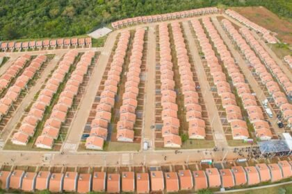 Lula entrega 2.837 moradias do Minha Casa, Minha Vida nesta segunda 18 Lula entrega 2837 moradias do Minha Casa Minha Vida nesta.jpg