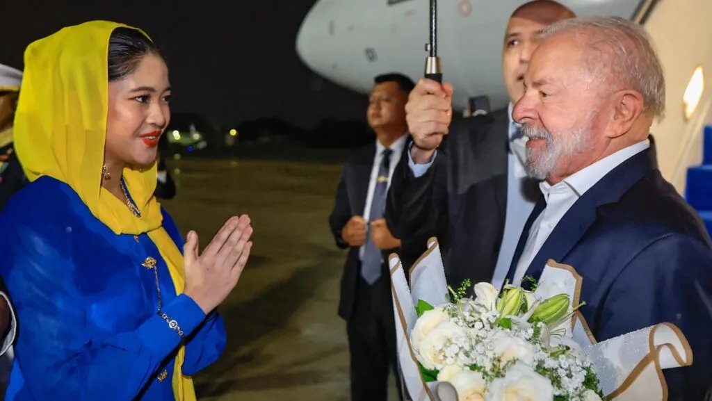 lula-esta-na-indonesia-para-visita-de-estado-lula-e-recebido-na-base-aerea-de-jacarta-foto-ricardo-stuckert-tvt-news