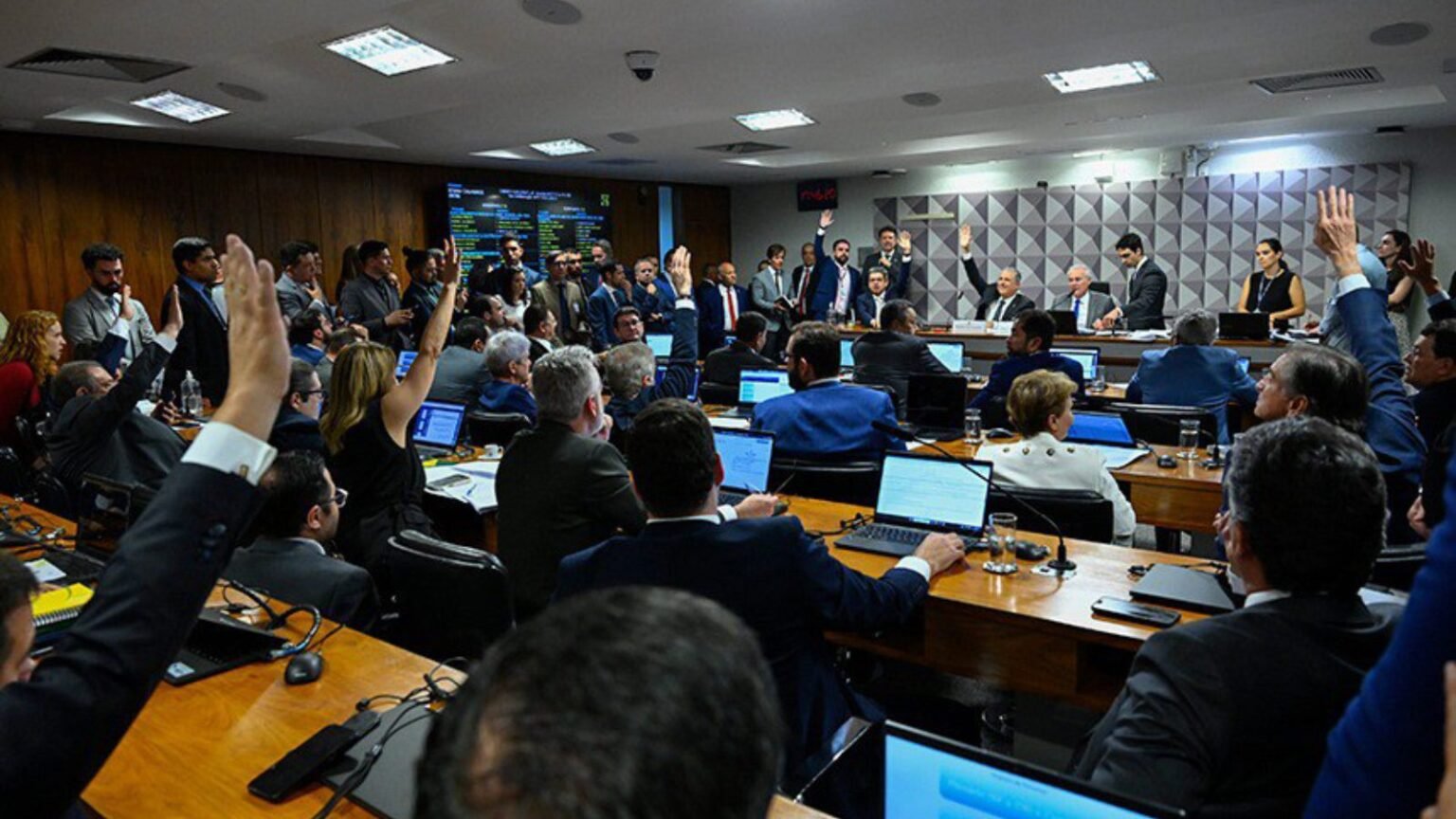 MP do IOF vai ao Congresso nesta quarta entenda a.jpg