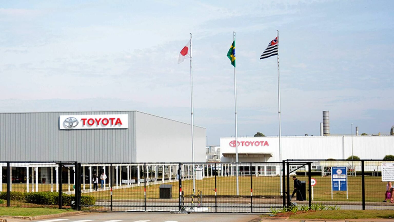 Metalurgicos comemoram retorno da producao da Toyota e preservacao dos.jpg