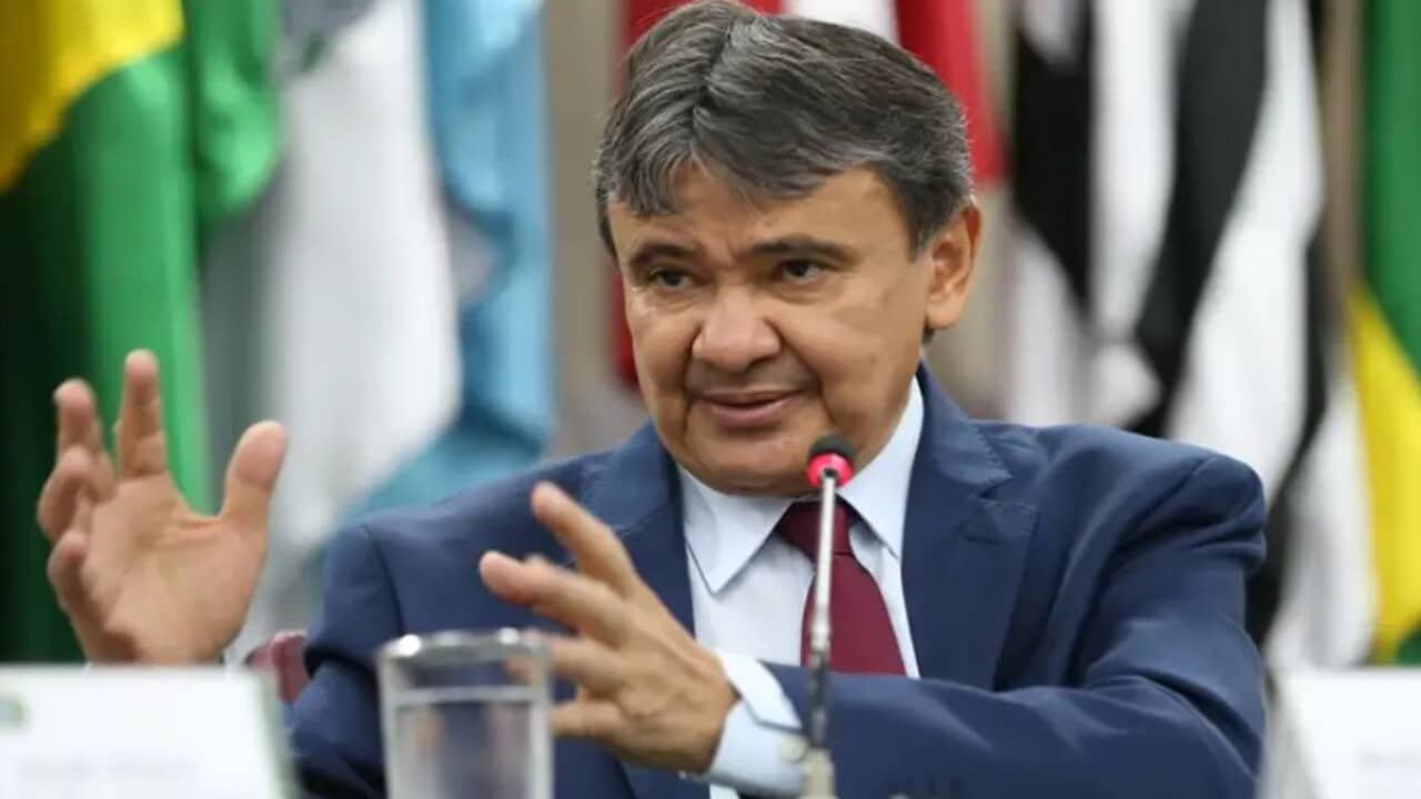 Ministro de Lula propõe trocar carteira de trabalho por Bolsa Família 1 Ministro de Lula propoe trocar carteira de trabalho por Bolsa.jpg