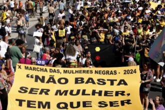 25-de-julho-e-o-dia-da-mulheres-negra-latino-americana-na-10a-marcha-das-mulheres-negras-do-rj-as-mulheres-negras-marcham-contra-o-racismo-e-pelo-bem-viver-foto-tania-rego-agencia-brasil-tvt-news