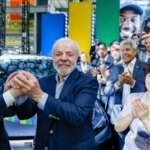 Nova fábrica da BYD mostra confiança no Brasil, diz Lula 2 nova-fabrica-da-byd-mostra-confianca-no-brasil-diz-lula-esse-homem-conseguiu-se-transformar-num-genio-do-carro-eletrico-disse-lula-sobre-fundador-da-byd-foto-ricardo-stuckert-pr-tvt-news