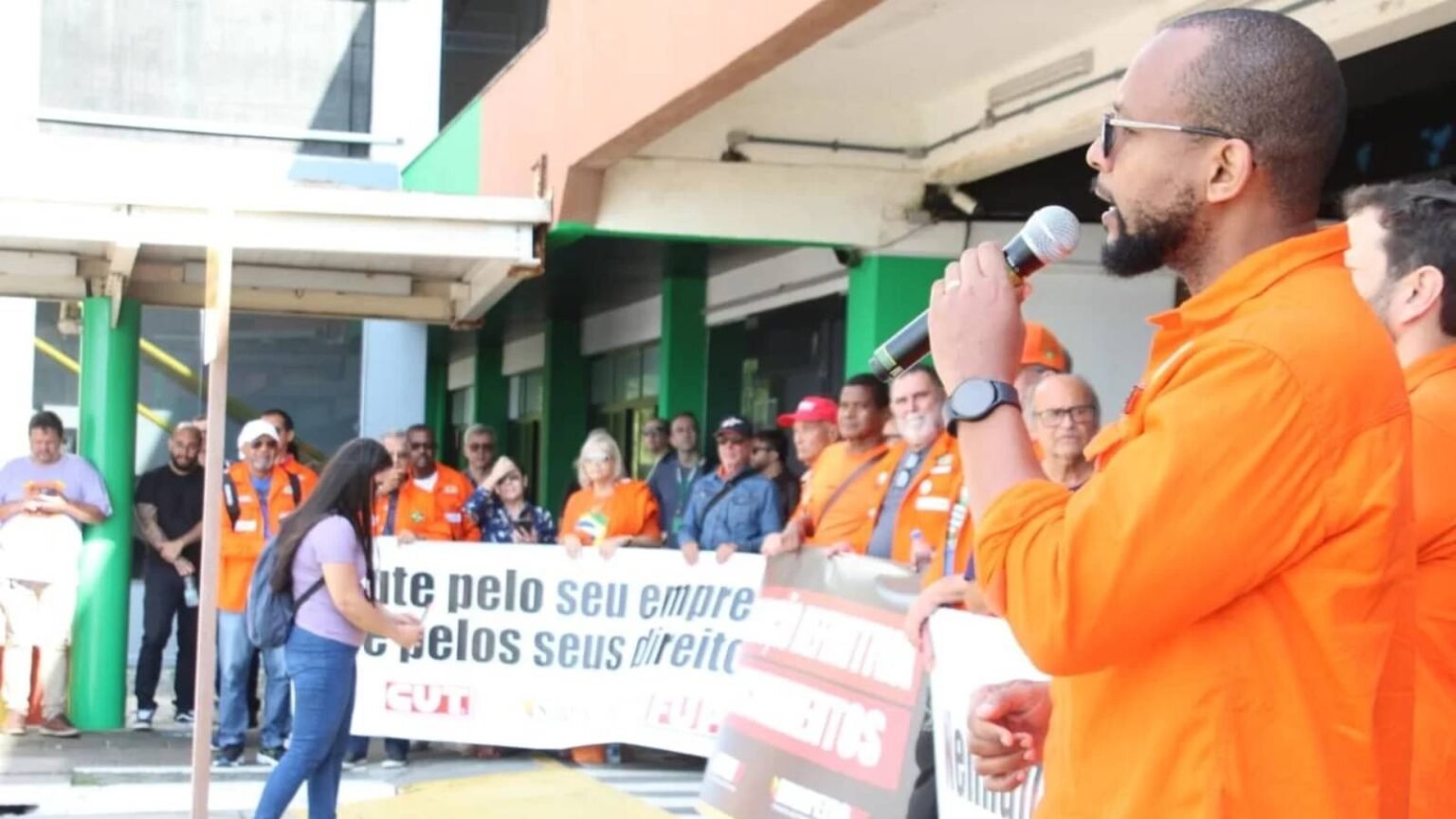 Petroleiros se mobilizam em todo o pais em defesa dos.jpg