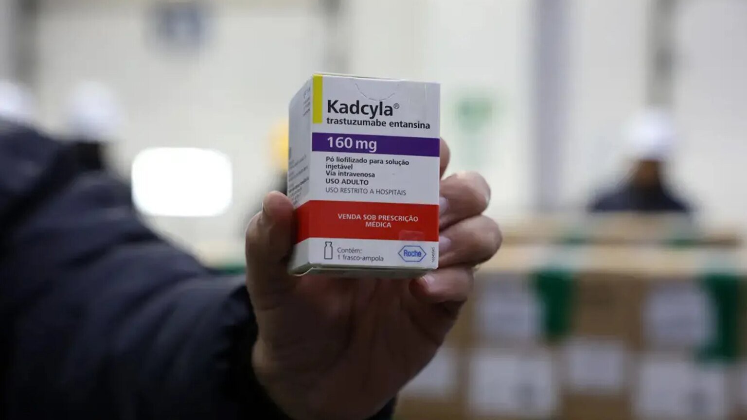 SUS: Brasil recebe lote de medicamento para tratar câncer de mama 1 brasil-recebe-lote-medicamento-tratar-cancer-de-mama-sus-rovena-rosa-agencia-brasil-tvt-news