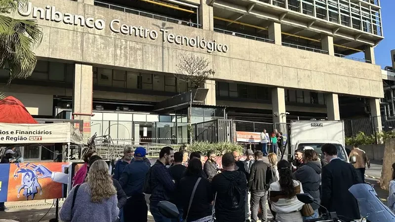 sindicato-conquista-proposta-de-pagamento-para-bancarios-demitidos-no-itau-depois-de-um-mes-da-demissao-no-itau-sindicato-seguiu-mobilizado-e-amparando-os-trabalhadores-foto-spbancarios-tvt-news