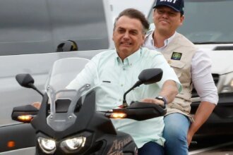 Material tarcisio-de-freitas-ironiza-mortes-por-bebidas-batizadas-com-metanol-tarcisio-segue-bolsonaro-ate-nas-respostas-infelizes-sobre-saude-publica-foto-anderson-riedel-tvt-news
