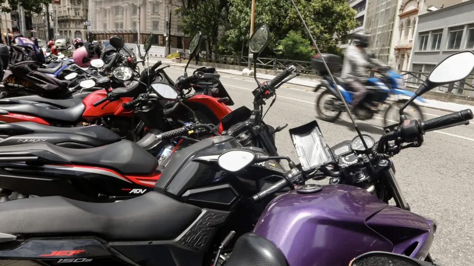 trabalhadores-por-aplicativos-crescem-chegam-1-7-milhao-aponta-ibge-paulo-pinto-agencia-brasil-tvt-news