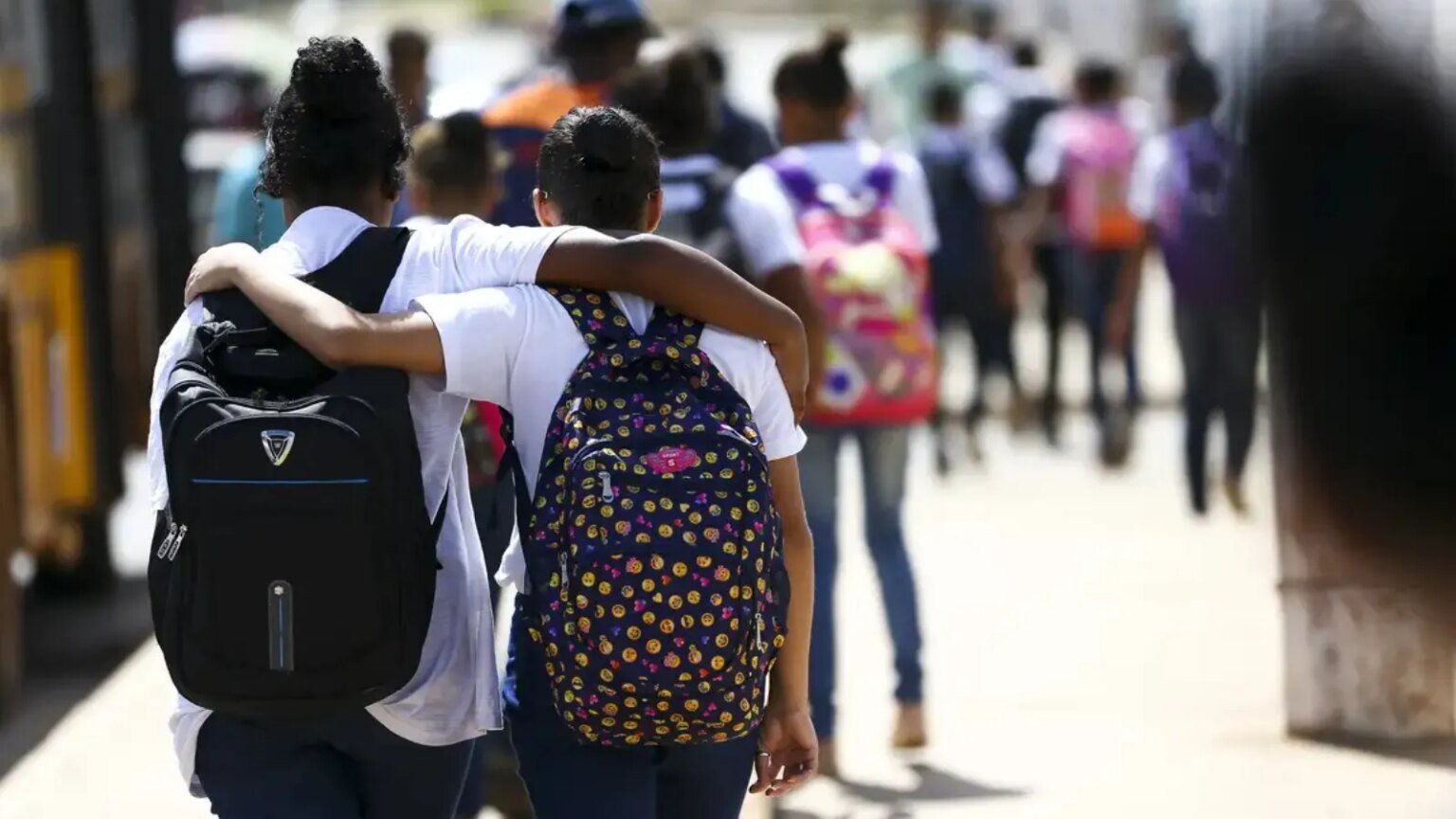 nova lei reforca direitos de criancas e adolescentes no mundo.jpg