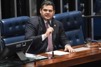 Alcolumbre sinaliza que vai a tribuna para discursar contra Messias.jpg