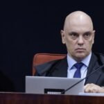 Bolsonaro tentou quebrar tornozeleira para fugir, diz Moraes Bolsonaro tentou quebrar tornozeleira para fugir diz Moraes.jpg