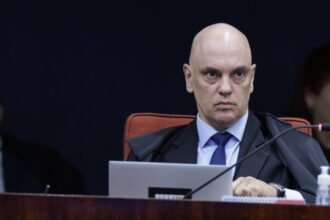 Bolsonaro tentou quebrar tornozeleira para fugir, diz Moraes 7 Bolsonaro tentou quebrar tornozeleira para fugir diz Moraes.jpg