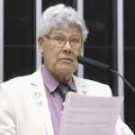 Deputado propõe mudar lema da bandeira para Amor Ordem e Progresso Deputado propoe mudar lema da bandeira para Amor Ordem e.png