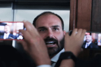 Eduardo Bolsonaro critica julgamento no STF e chama de gambiarra.png