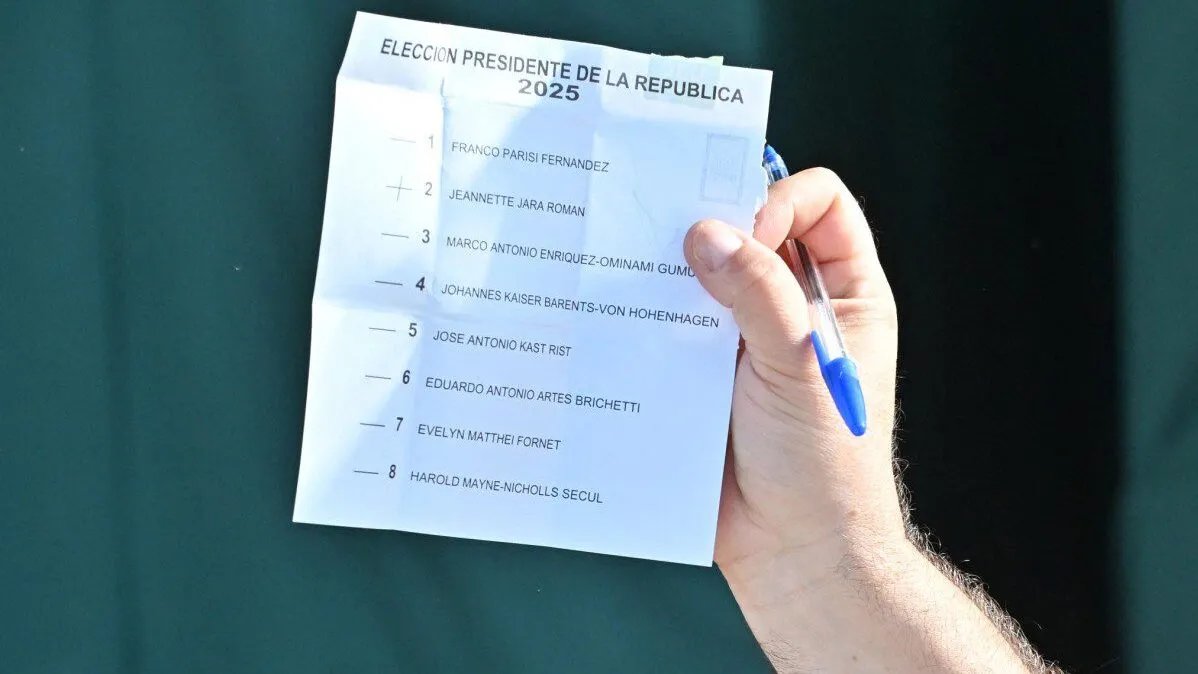 eleicoes-no-chile-eleicao-para-presidente-no-chile-chile-vai-as-urnas-a-candidata-a-presidencia-do-chile-jeannette-jara-da-coligacao-unidad-por-chile-tvt-news