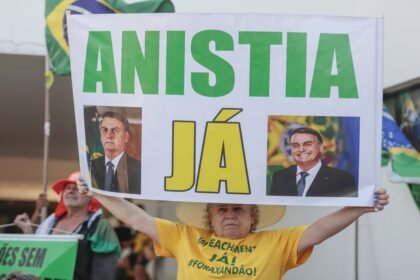 Flávio Bolsonaro diz que eleição sem Bolsonaro é golpe 2 Flavio Bolsonaro diz que eleicao sem Bolsonaro e golpe.jpg