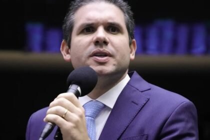 Motta afirma que governo terá de justificar postura contrária ao PL Antifacção 18 Hugo Motta adia votacao do PL Antifaccao apos pressao de.jpg