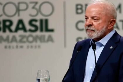 Lula comenta ausência de Lula comenta ausencia de homens que fazem guerra durante a.jpg