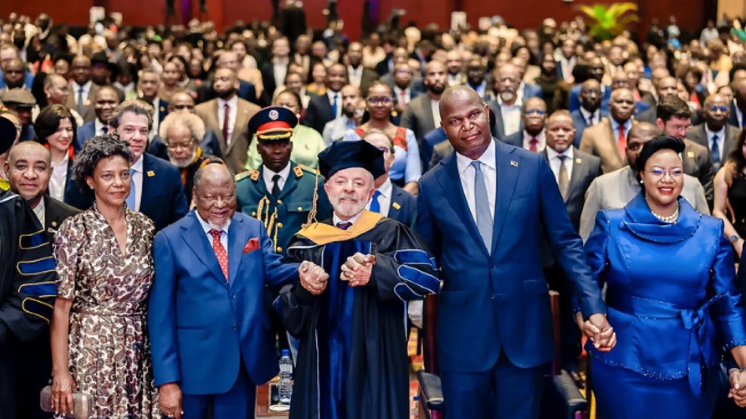 Lula recebe titulo de Doutor Honoris Causa em Mocambique.jpg