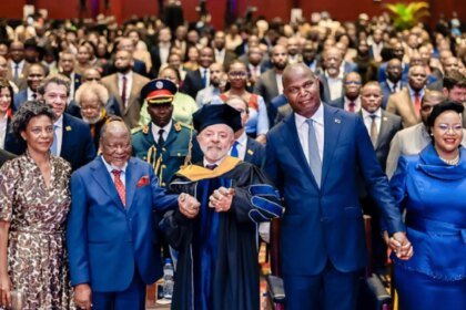 Lula recebe título de Doutor Honoris Causa em Moçambique 2 Lula recebe titulo de Doutor Honoris Causa em Mocambique.jpg