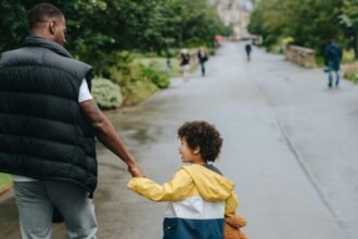 Luta por justiça social deve incluir licença-paternidade maior 5 licenca-paternidade-camara-aprova-aumento-licenca-paternidade-20-dias-esta-prevista-a-criacao-do-salario-paternidade-pago-pelo-inss-foto-pexels-tvt-news