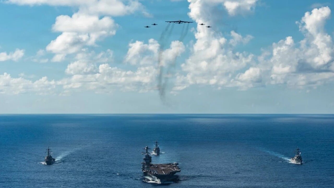 Marinha dos EUA impressiona ao exibir grupo de ataque de porta-aviões no Caribe 1 Marinha dos EUA impressiona ao exibir grupo de ataque de.jpg