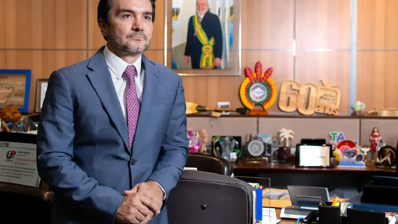 Ministro de Lula e acusado de usar dinheiro do partido.webp.webp