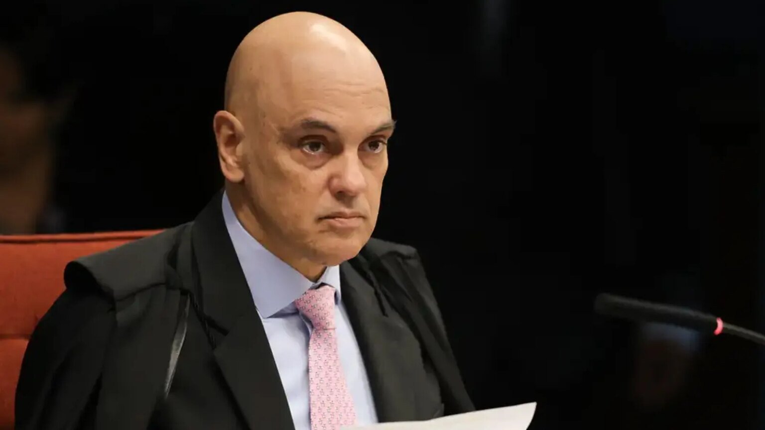 Moraes manda suspender inquerito contra familiares que removeram corpos apos.jpg