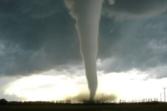 o-que-sao-tornados-por-que-acontecem-tornados-no-sul-do-brasil-tornado-mudancas-climaticas-clima-tempestades-tvt-news