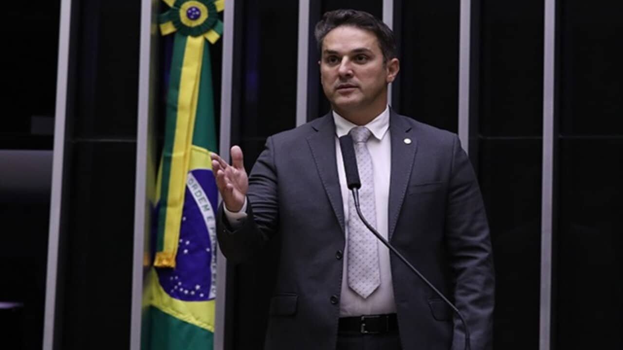 Oposicao pressiona por impeachment de Lula apos considerar omissao lesiva.jpg