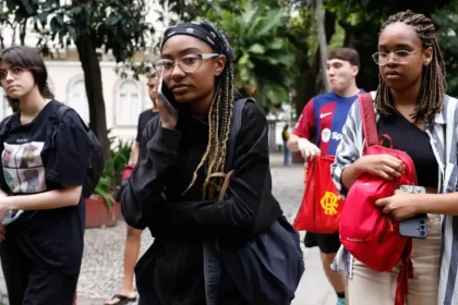 pesquisa-juventudes-mostra-o-que-os-jovens-e-juventude-pensam-sobre-politica-acompanhe-com-a-tvt-tvt-news