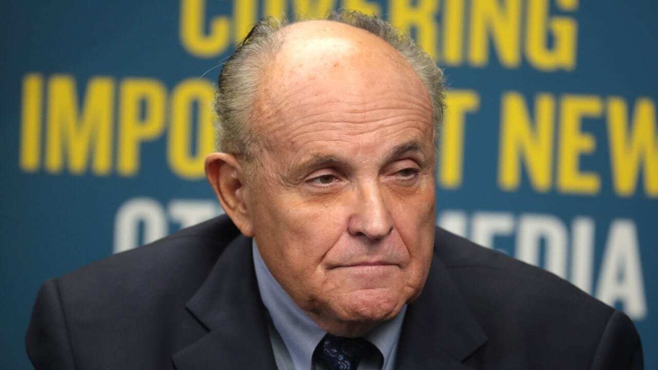 Trump concede perdao presidencial para Rudy Giuliani e outros nomes.jpg