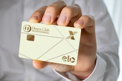 1764798028 Nova chance Caixa oferece cartoes Infinite Nanquim ou Diners Club.jpg