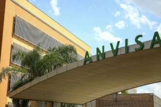 Anvisa-proibe-comercializacao-de-perfume-e-maquiagem-capilar-marcelo-camargo-agencia-brasil-tvt-news