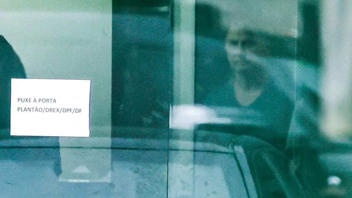 Bolsonaro queria fugir acredita 54% dos brasileiros, segundo Datafolha 1 bolsonaro-prisao-tornozeleira-preso-remedios-stf-prisao-preventiva-pf-policia-federal-surto-vozes-na-tornozeleira-fuga-cela-na-pf-tvt-news