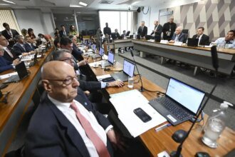 PL-da-Dosimetria-CCJ-reduz-para-quatro-horas-prazo-de-pedido-de-vista-saulo-cruz-agencia-senado-tvt-news