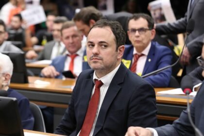 Camara acelera cassacao de Glauber Braga apos uso de forca.jpg